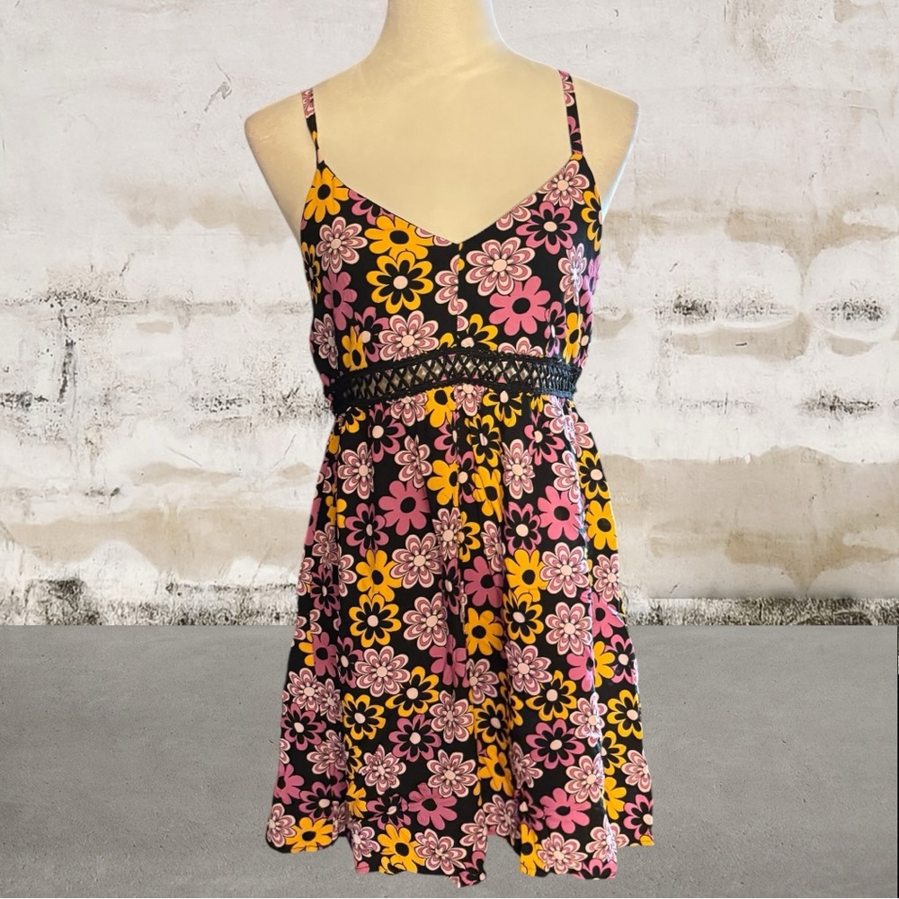 Live to be Spoiled Women's Floral Mini Dress Size Large - Picture 2 of 6